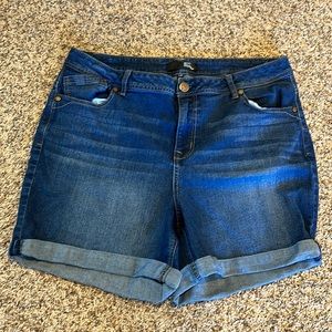 1822 Denim Shorts